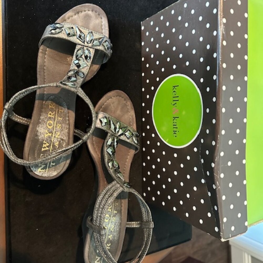 NEW YORK TRANSIT GRAY JEWELED SANDALS WITH PLATFORM HEELS.